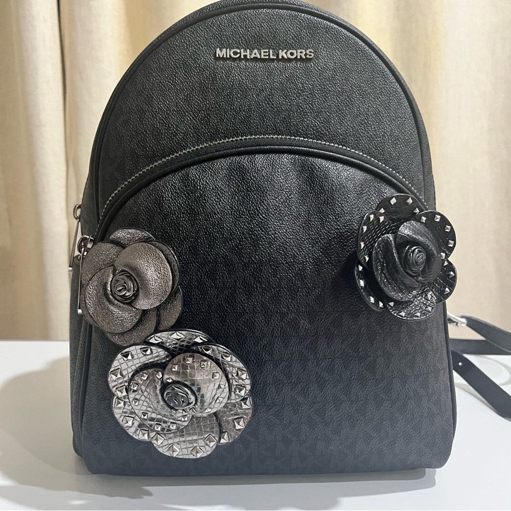 MICHAEL KORS ZIP POCKET BACKPACK BAG TOTE MK BLACK LOGO SILVER MONOGRAMMED RARE